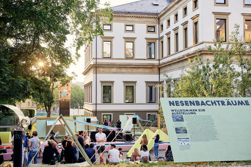 Outdoor-Austellung zum Nesenbach vor dem StadtPalais.