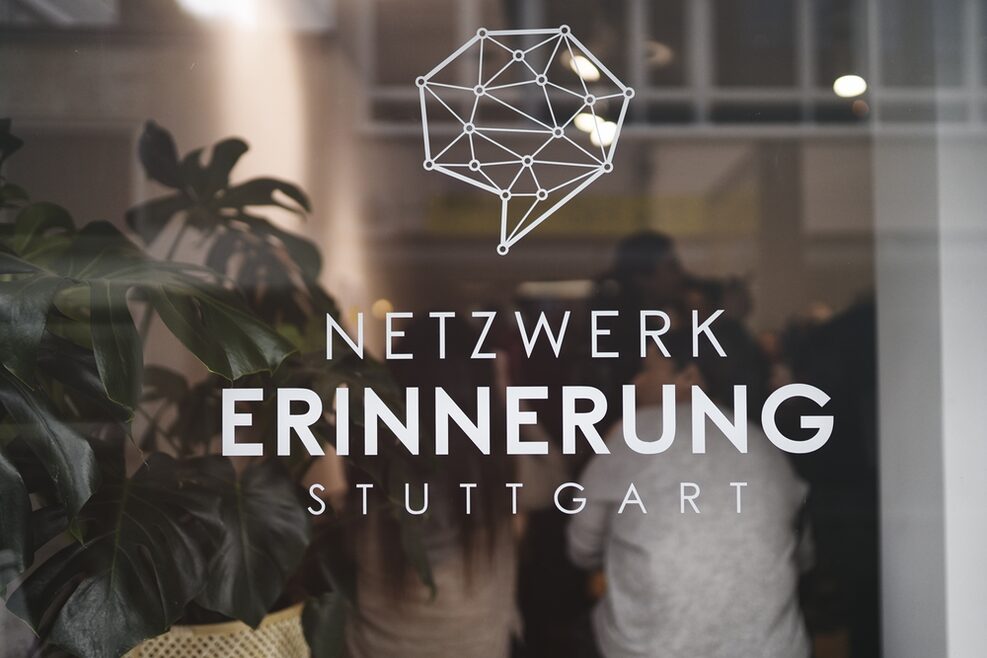 Schaufenster des Pop-up-Büros der Erinnerungskultur.