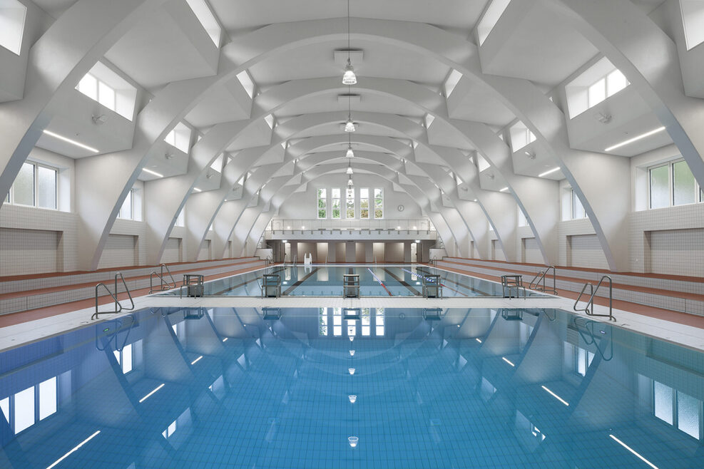 Schwimmhalle nach Fertigstellung der Sanierung