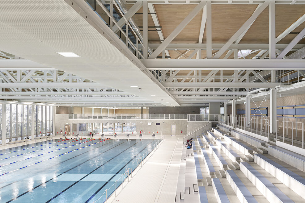 Schwimmhalle Tribüne