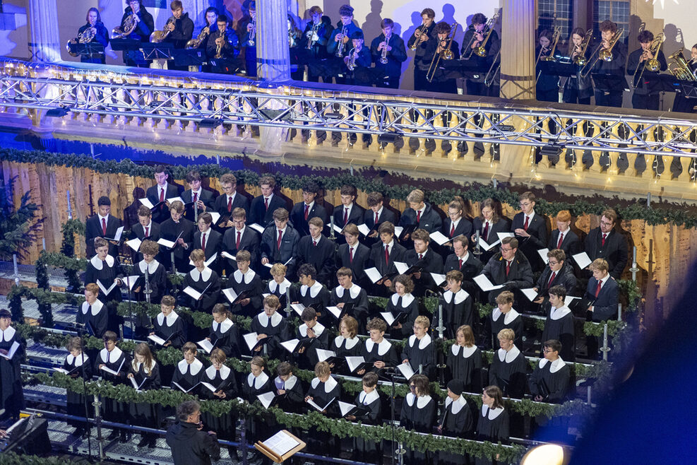 Stuttgarter Hymnus Chorknaben bei der Eröffnung des Stuttgarter Weihnachtsmarkts