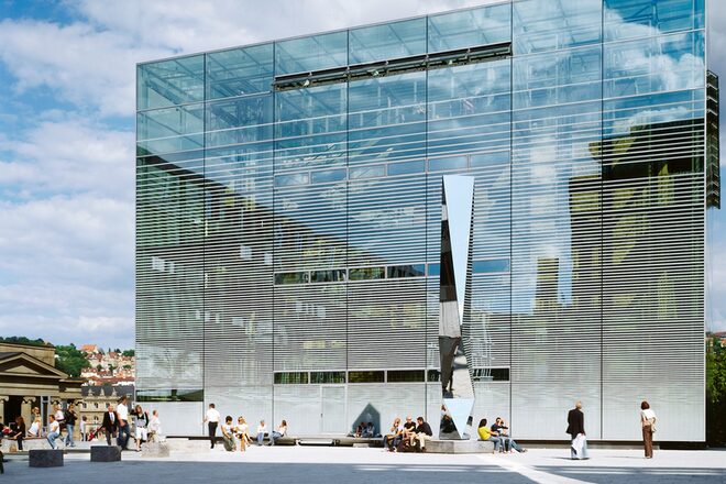 Exterior shot of the Kunstmuseum Stuttgart, a glass cube.