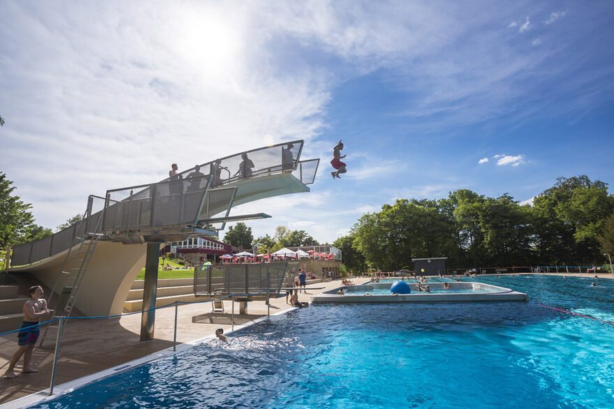 Der Sprungturm im Freibad Killesberg