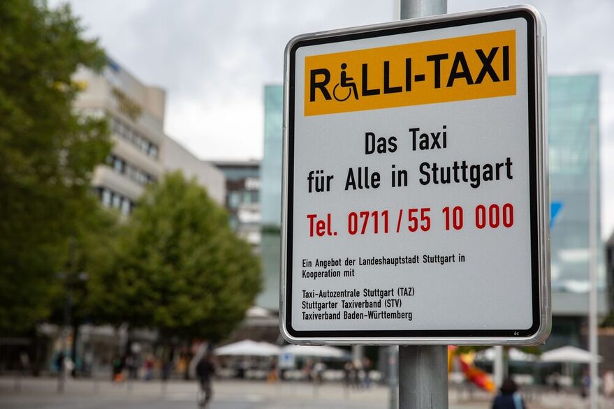 Rolli-Taxi am Standort Planie/Schlossplatz.