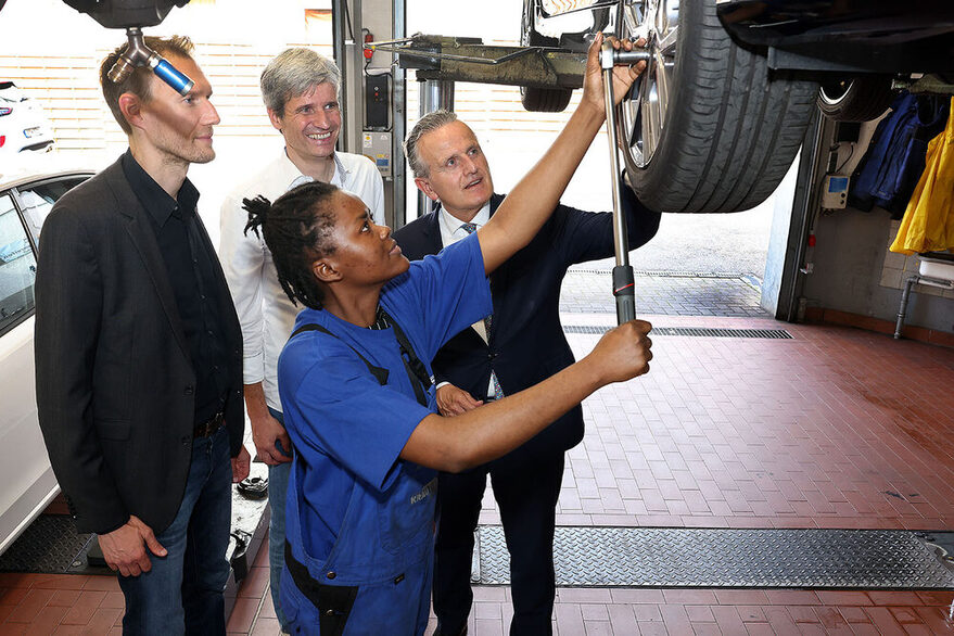 OB Nopper besucht das Autohaus Krautter.