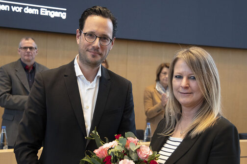 Andrea Unsöld ist neues Mitglied des Stuttgarter Gemeinderats. Erster Bürgermeister Dr. Fabian Mayer verpflichtete sie in der Gemeinderatssitzung am 1. Februar.
