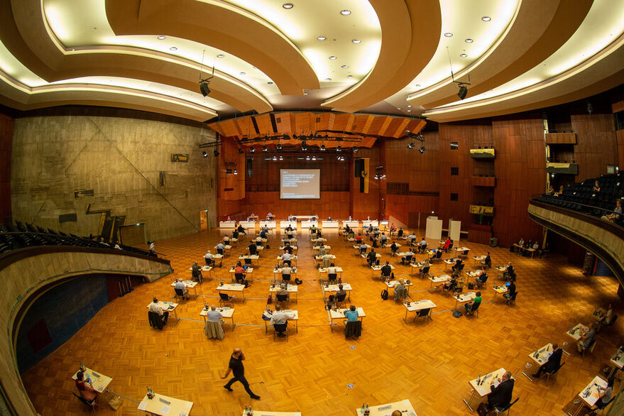 Der Gemeinderat tagt in der Liederhalle.