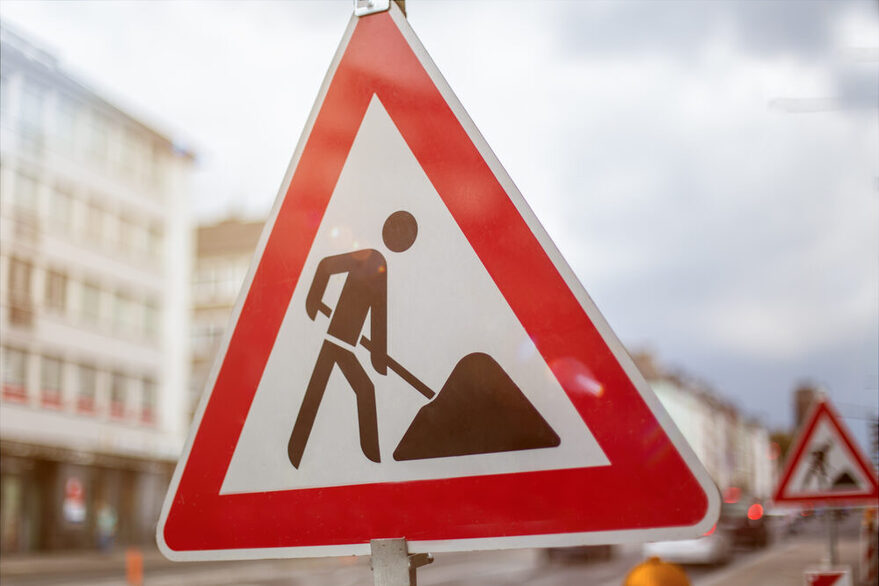 Wegen des Straßenbauprojekts Rosensteintunnel sind Straßenbauarbeiten und Sperrungen notwenig.