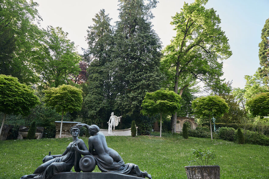 Fotografie der Gartenanlage des Städtischen Lapidariums.