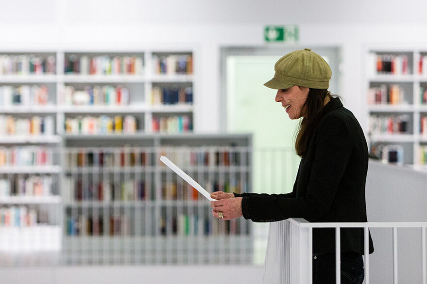 Ulrike Goetz in der Stadtbibliothek